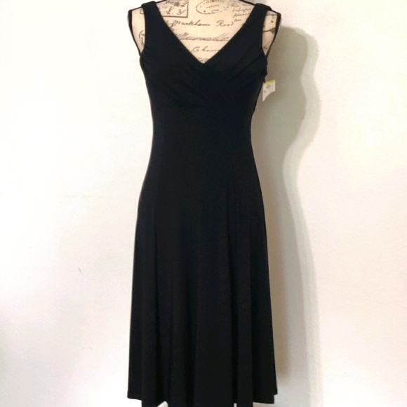 Evan Picone Dresses & Skirts - New Evan Picone black sleeveless dress.